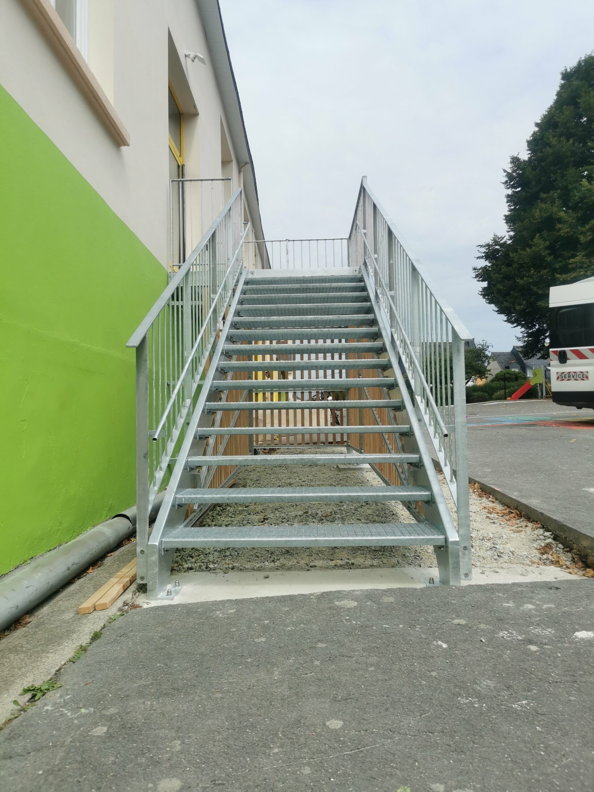 Escaliers d’accès et de services
