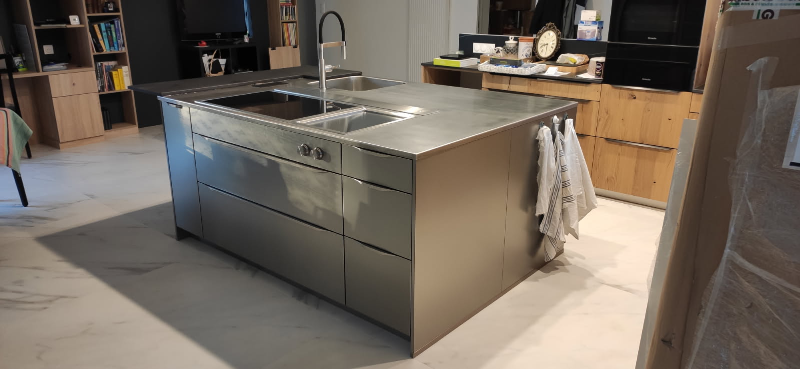 Plan de travail inox d’ilot central